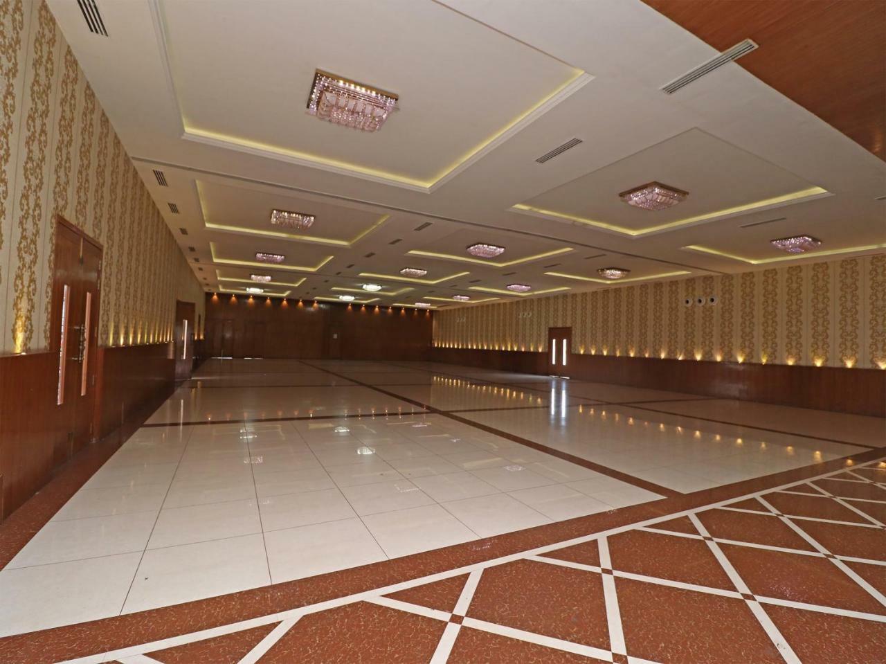 Отель Oyo 29012 Gayatri Palace Durg Экстерьер фото